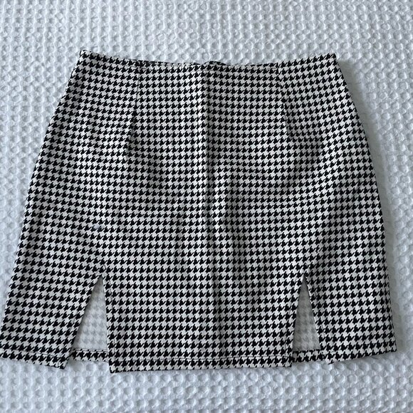 Motel - Zida Houndstooth Mini Skirt - Picture 2 of 4
